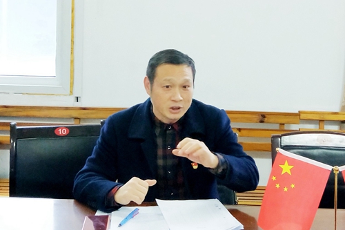 向宇飛列席指導(dǎo)股份公司氯堿黨支部“不忘初心、牢記使命”專題組織生活會(huì)(圖2)