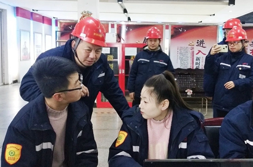 張忠華到雙環(huán)公司現場調研(圖1)