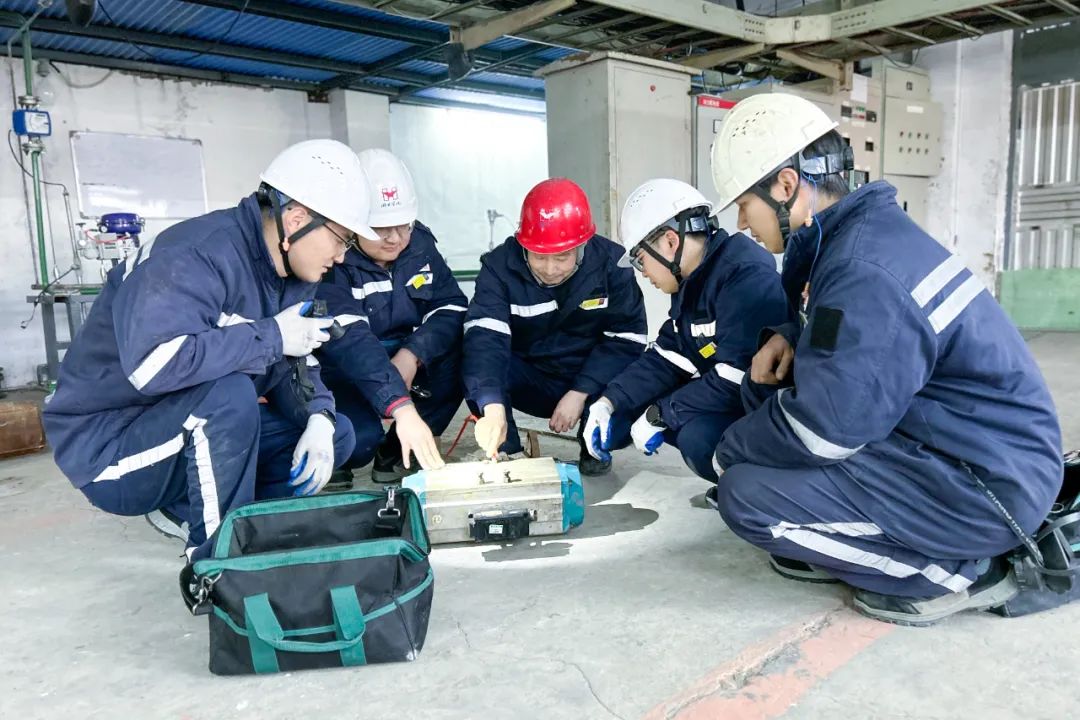 喜訊！股份公司PVC電儀維護(hù)班、消防班榮獲此項(xiàng)榮譽(yù)(圖2)