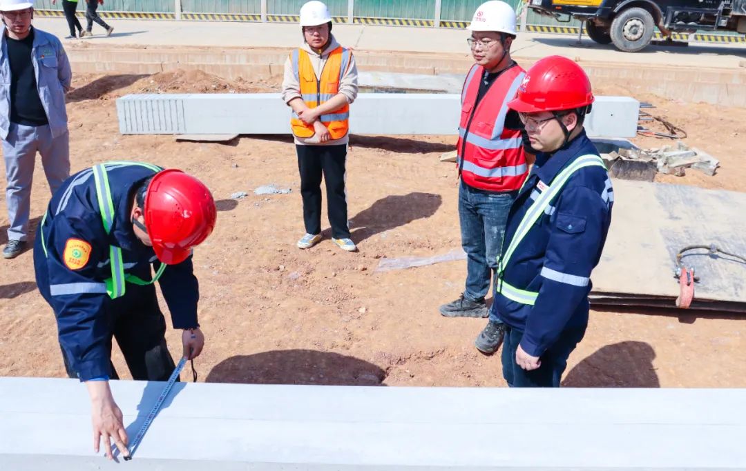 工程建設(shè)跑出加速度！磷化工項(xiàng)目預(yù)制管廊開始安裝(圖3)