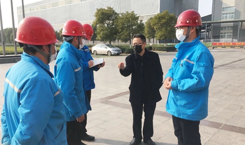 王大真到股份公司、楚星公司和松滋肥業(yè)現(xiàn)場(chǎng)檢查疫情防控及安全生產(chǎn)情況